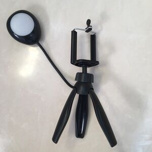 iPhone tripod and selfie light